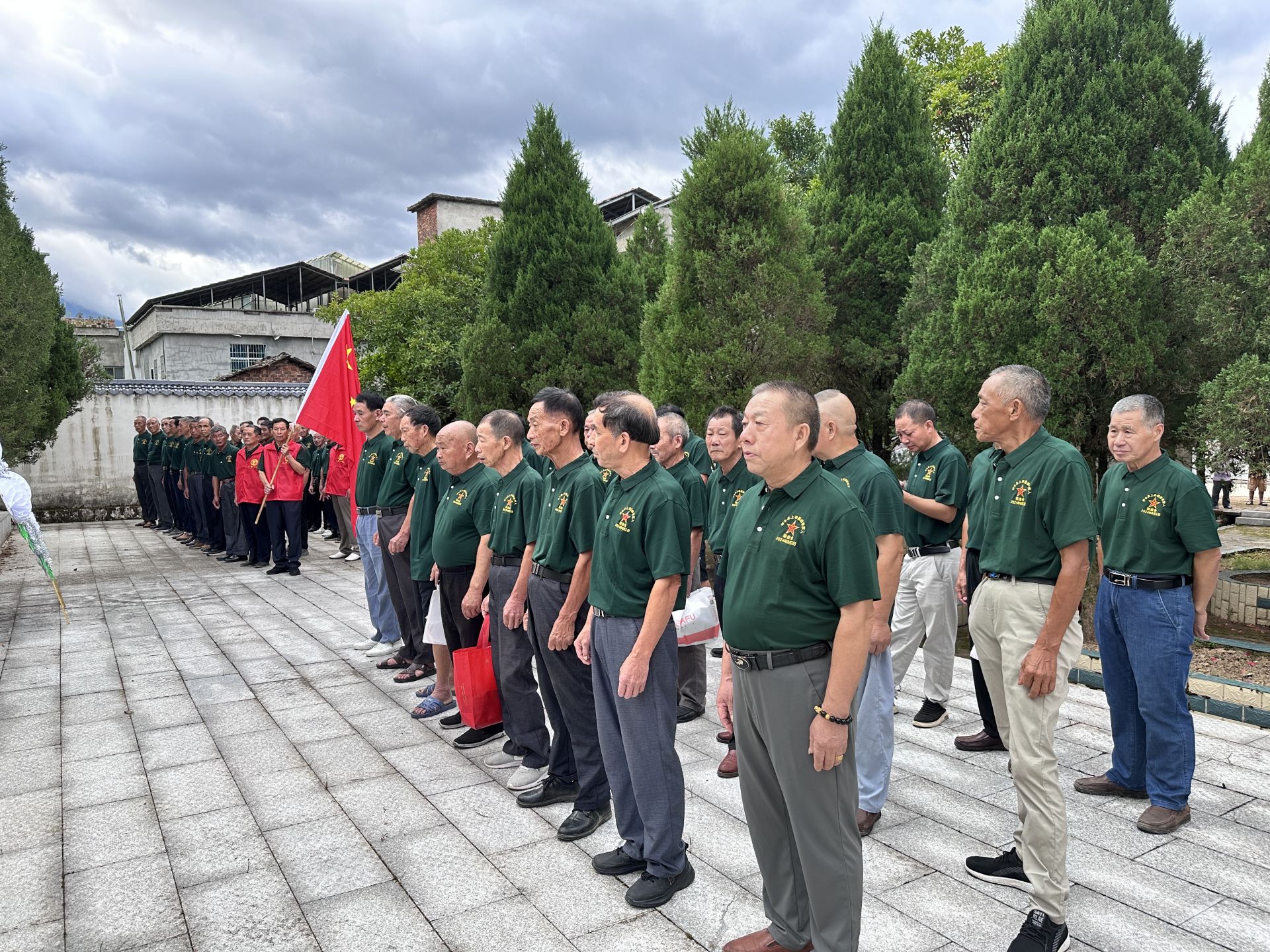 上奉镇开展庆祝建军97周年系列活动