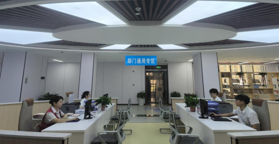 县政务服务中心：便民服务新举措  “一窗通办”新改革