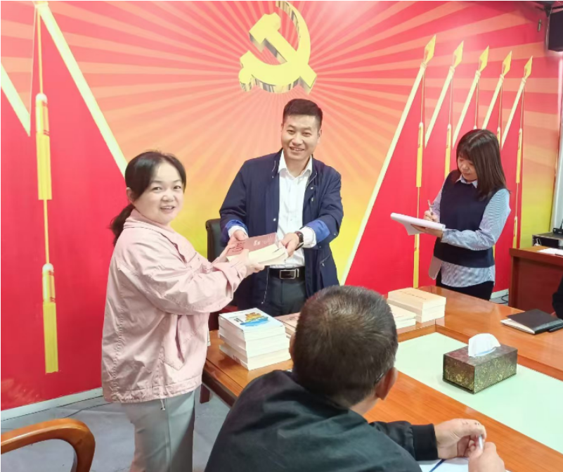 马坳镇开展“书香修水  携手共建”捐书活动