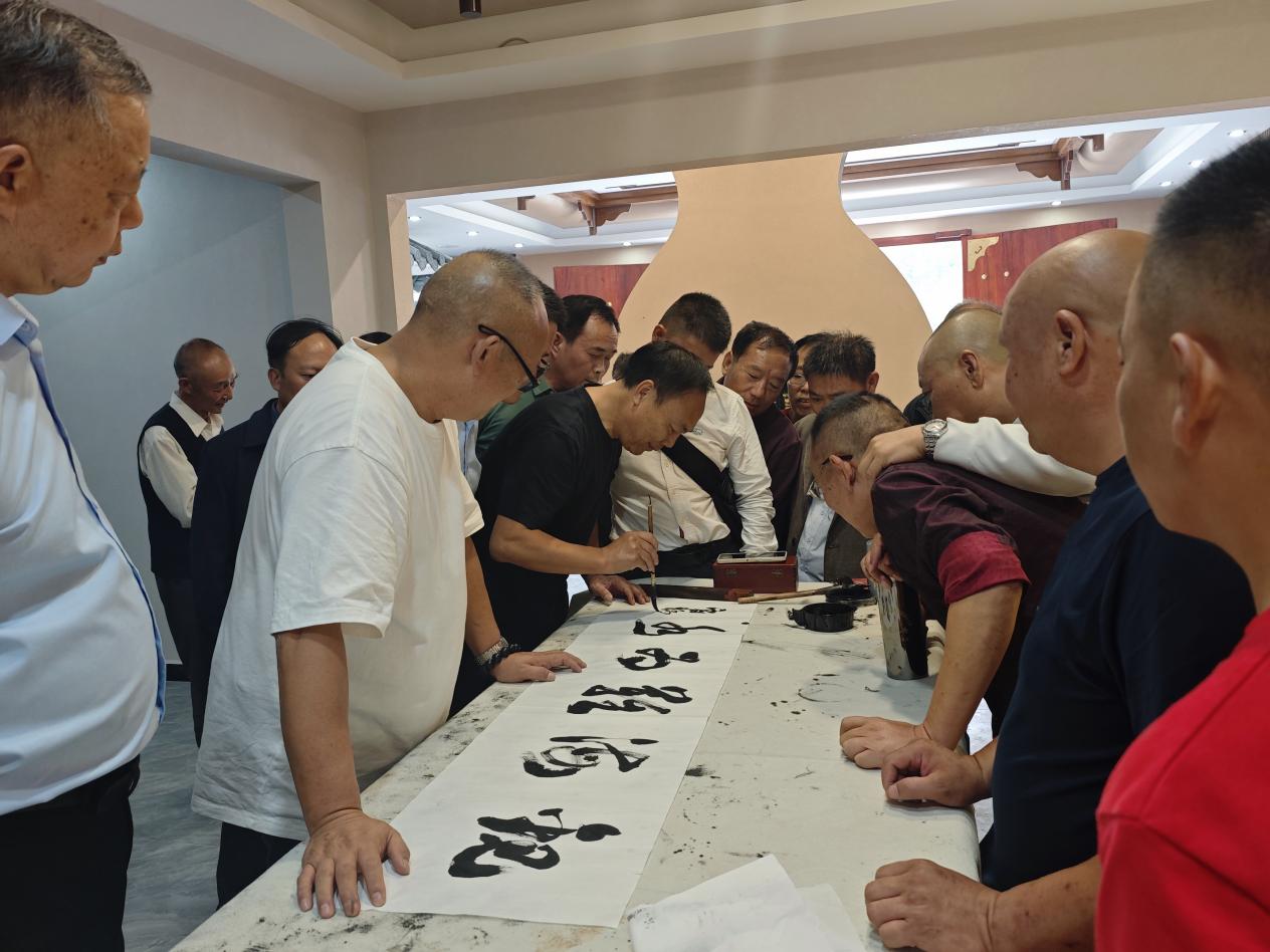 诗韵黄龙：“九江市诗词乡镇”揭牌与修水重阳诗会共襄盛举