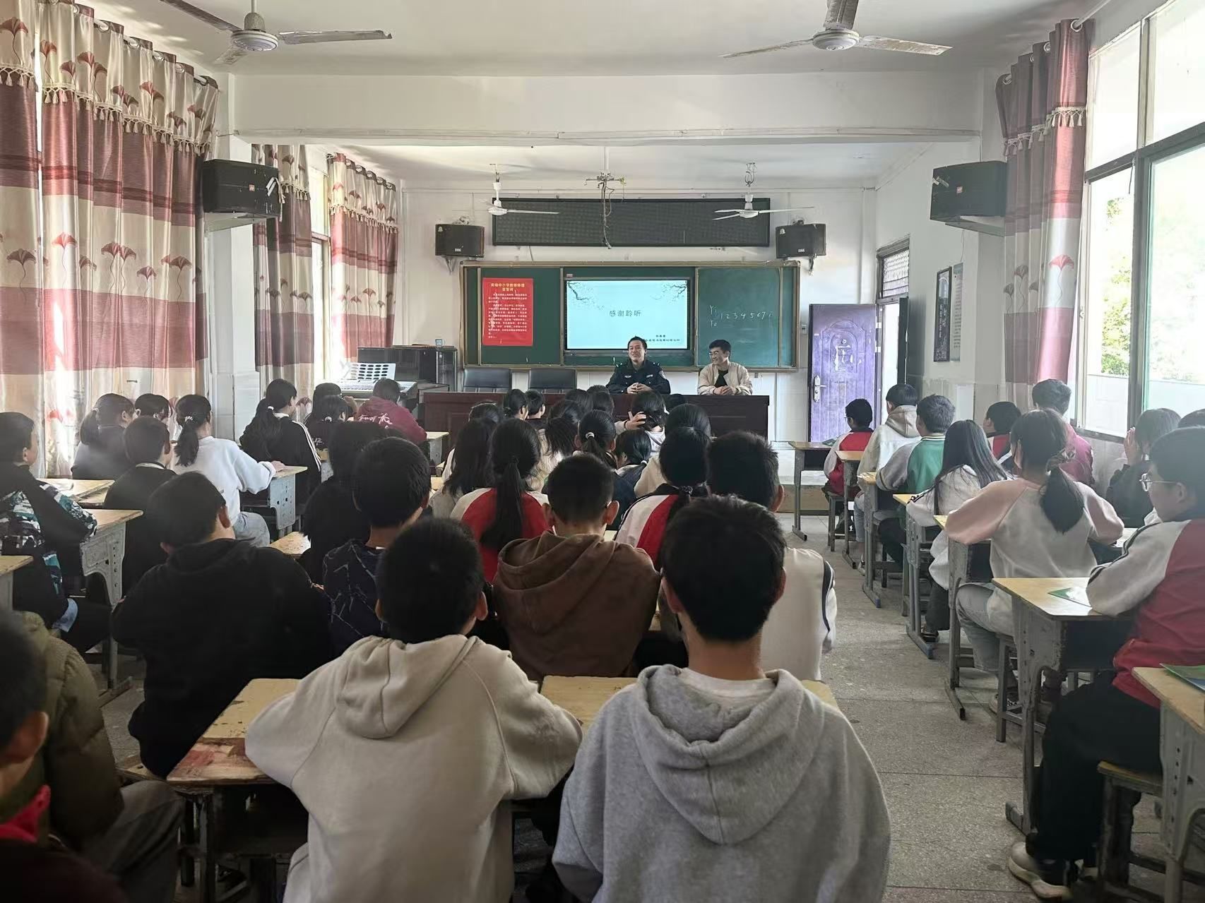 黄坳乡：普法宣传撑起校园“保护伞”