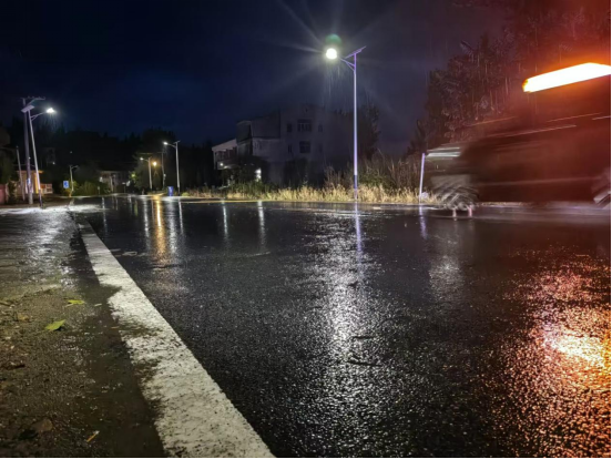 四都镇：灯光照亮“暖心路”