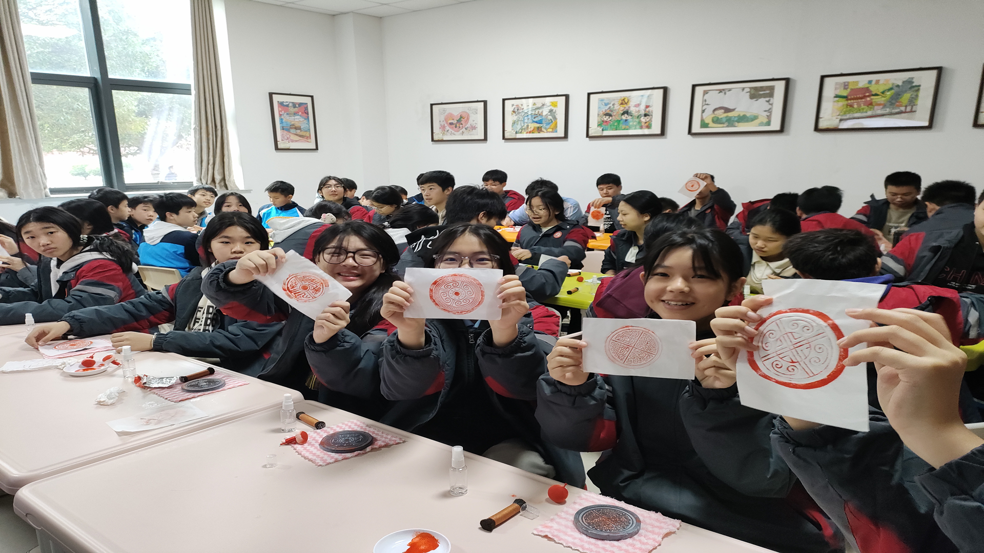 触摸历史  感知文化——县二中组织学生走进县博物馆开展研学实践活动