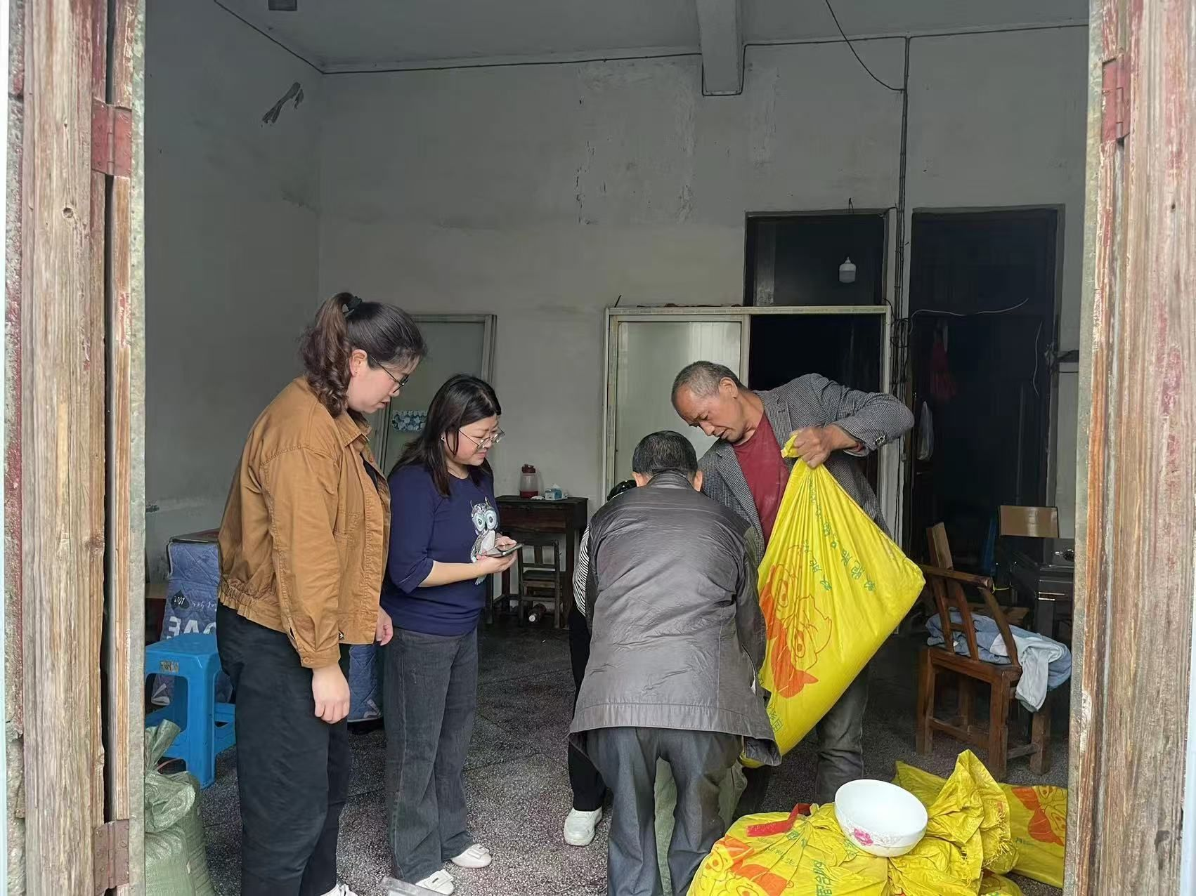 黄港镇：“有事先商量”带“农产品”进城