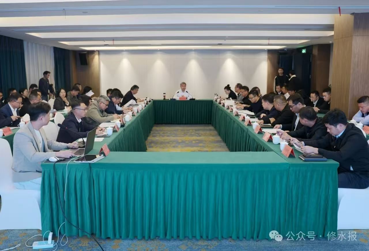 视频丨郑庆华主持召开修河夜游(一期)、宁州古城及周边夜景亮化调度会