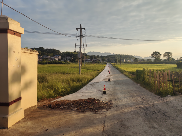 四都镇：畅通群众“心路”