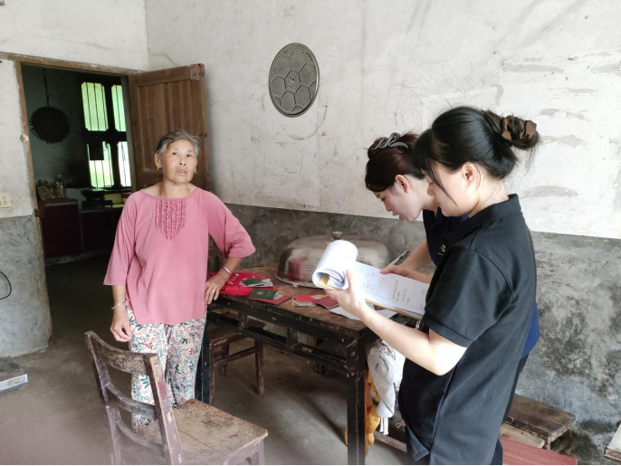 涌泉乡铁炉村：入户走访“常态化”服务群众“零距离”