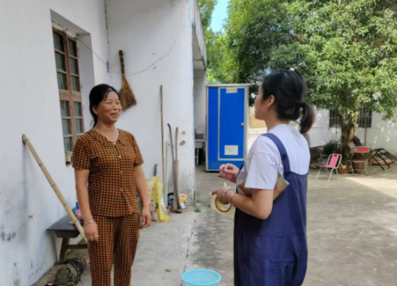 涌泉乡泉塘畈村：走访脱贫户，深入了解与政策宣传并行