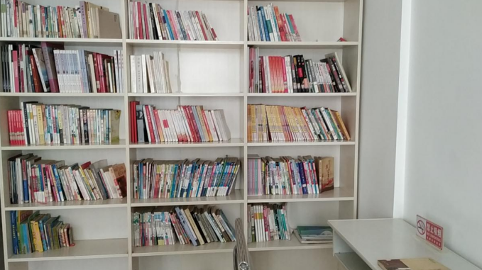 岳师街道：庐山南路社区开展义务捐书活动