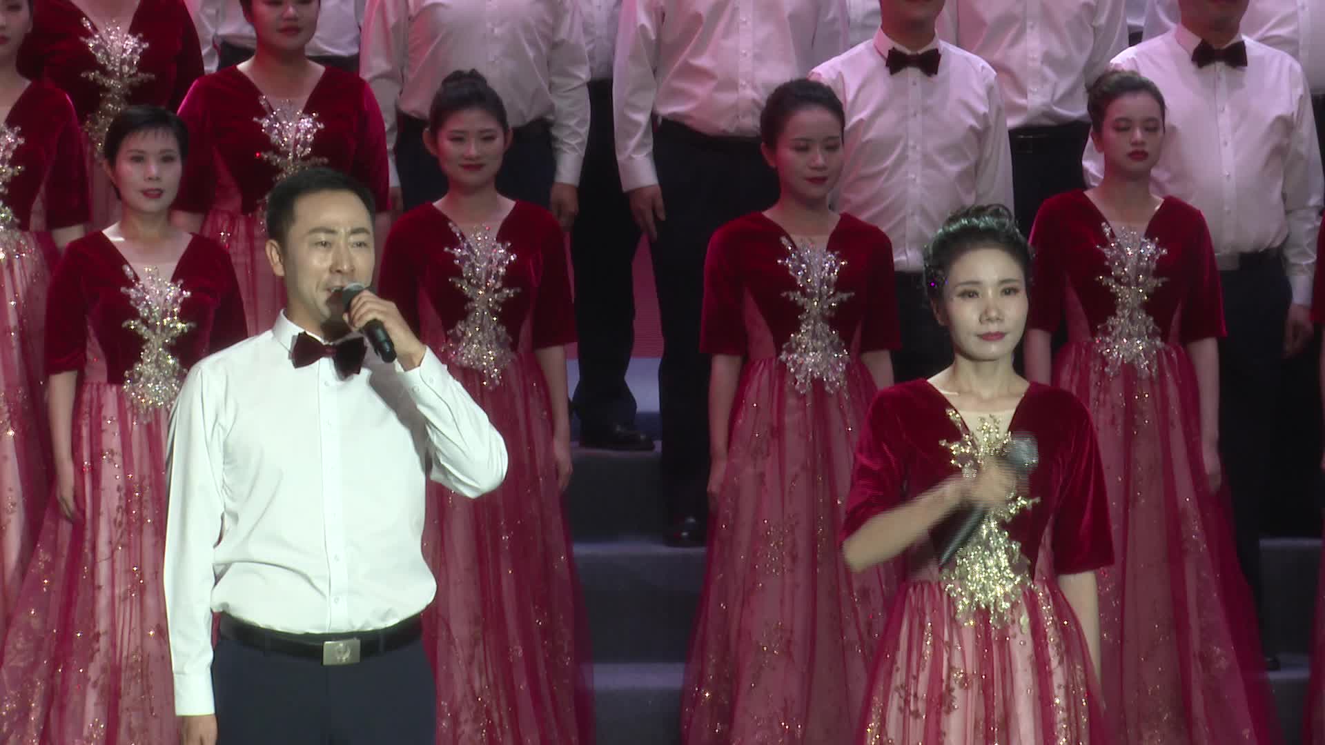 参赛队：党群系统一队  参赛曲目：《迎风飘扬的旗》