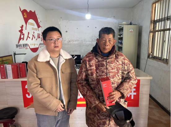 周溪镇：寒冬送温暖 关爱“一老一小”活动 