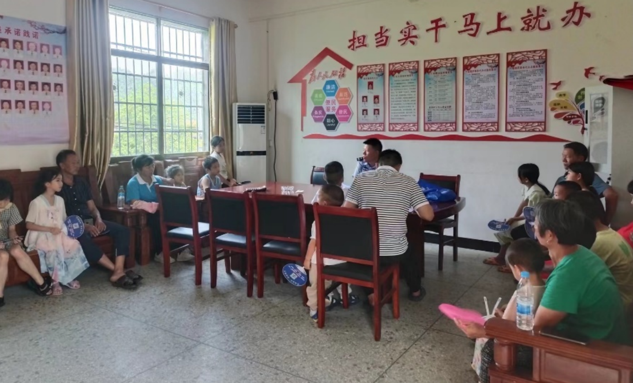 上圯乡开展暑假防溺水、反诈、防诈安全知识宣传