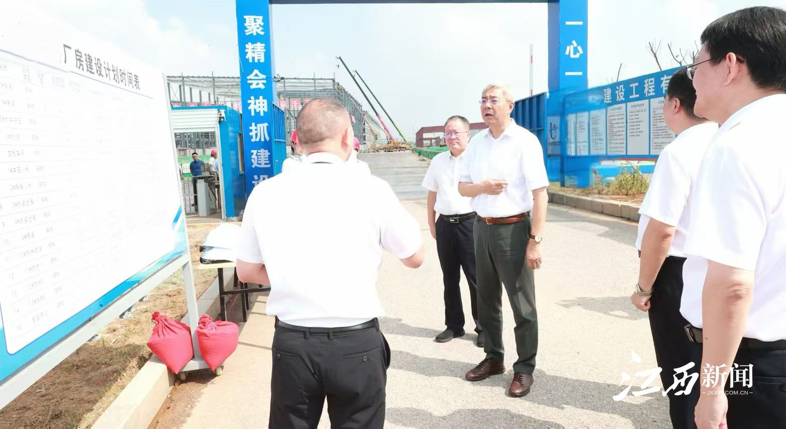 尹弘深入抚州市就做好稳增长工作进行调研