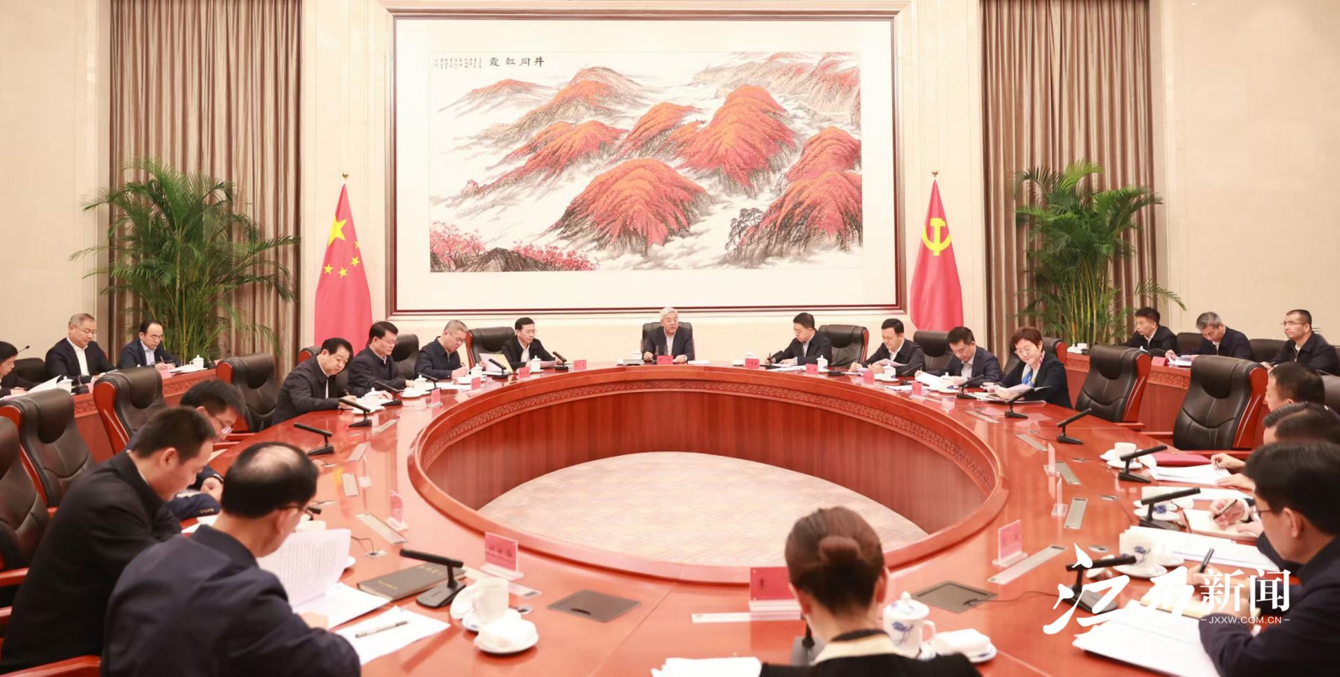 尹弘主持召开省生态环境保护委员会会议 叶建春出席