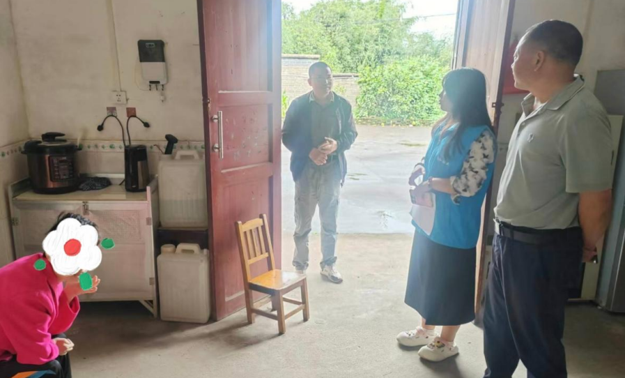 上模乡民政服务站开展重度失能残疾人入户探访工作