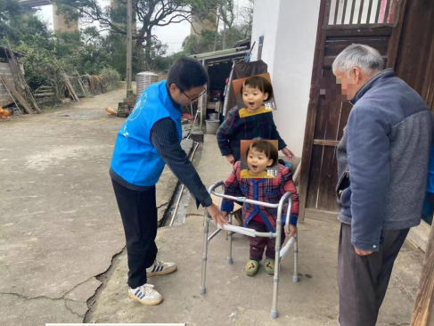 沙村镇民政服务站开展“精准适配辅具，温暖残疾人心”活动