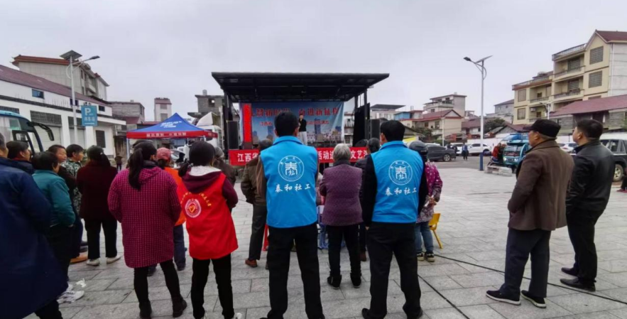 塘洲镇民政服务站开展“送戏下乡暖民心，移风易俗促文明”文艺汇演活动