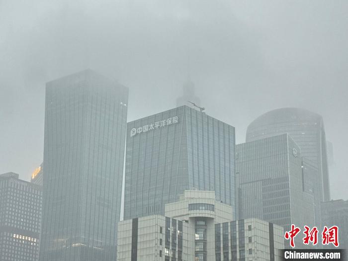 受“格美”等影响   广东多地遭遇大暴雨袭击-中新网