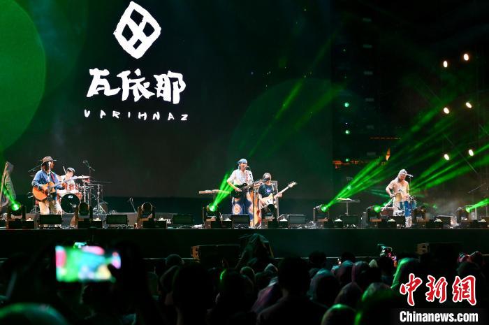 本土乐队以摇滚催热广西“县城游”-中新网