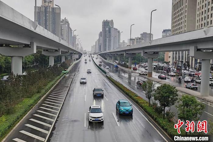 陕西迎“断崖式”降温 发布霜冻蓝色预警-中新网