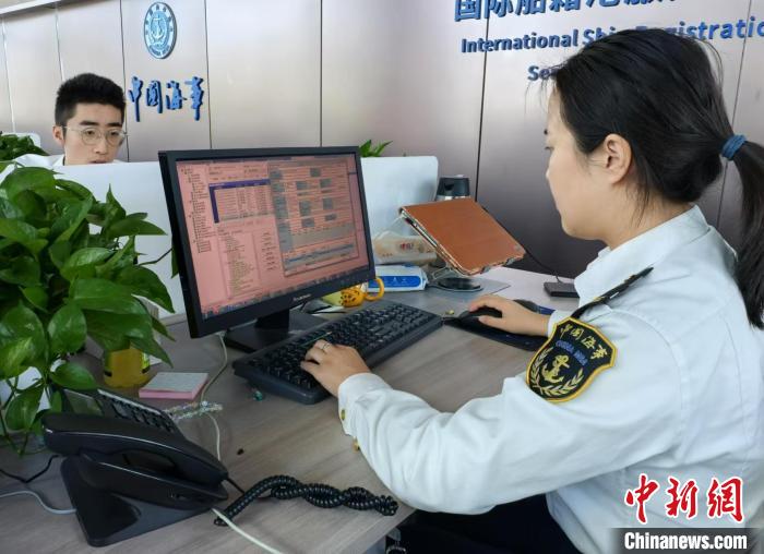 沪苏“新三样”危险货物水水中转“一单制”“一箱制”运输模式运行满月 制度创新初显成效-中新网