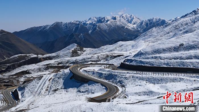 青海省大部地区迎来雨雪降温吹风天气-中新网