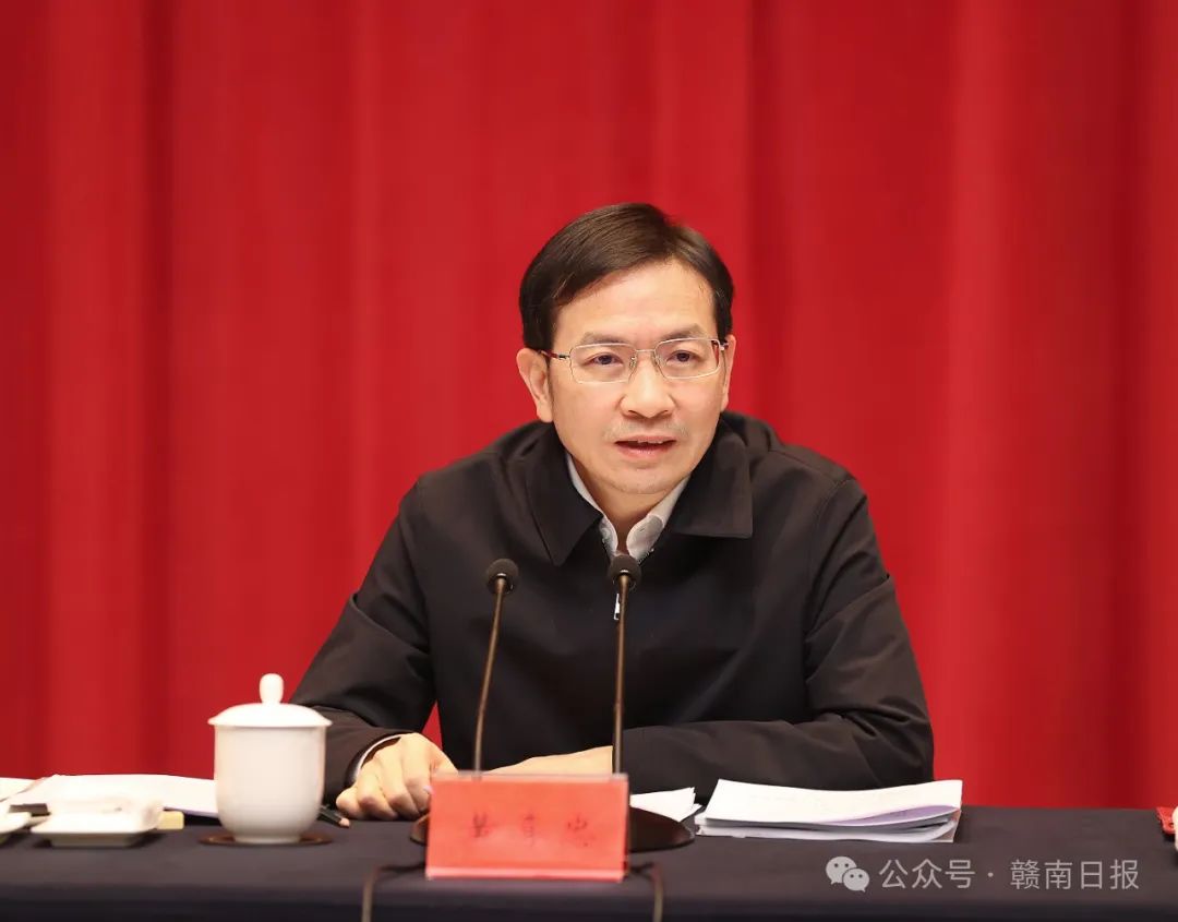 黄喜忠主持召开市委务虚会暨县（市、区）委书记座谈会