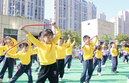 县第八幼儿园：早操展风采  运动促成长  