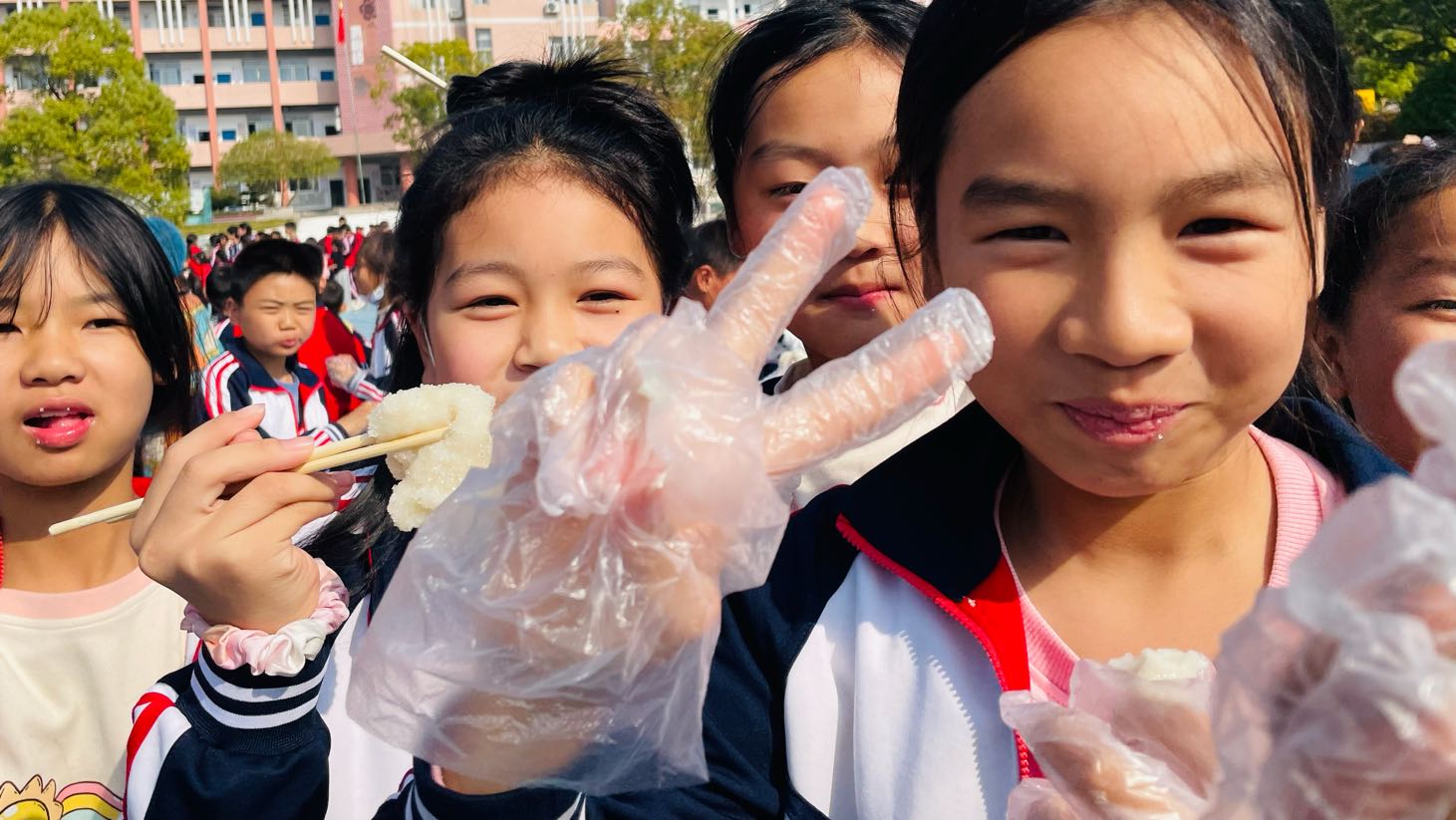 芦洲中心小学：校园飘满糍粑香 劳动实践促成长
