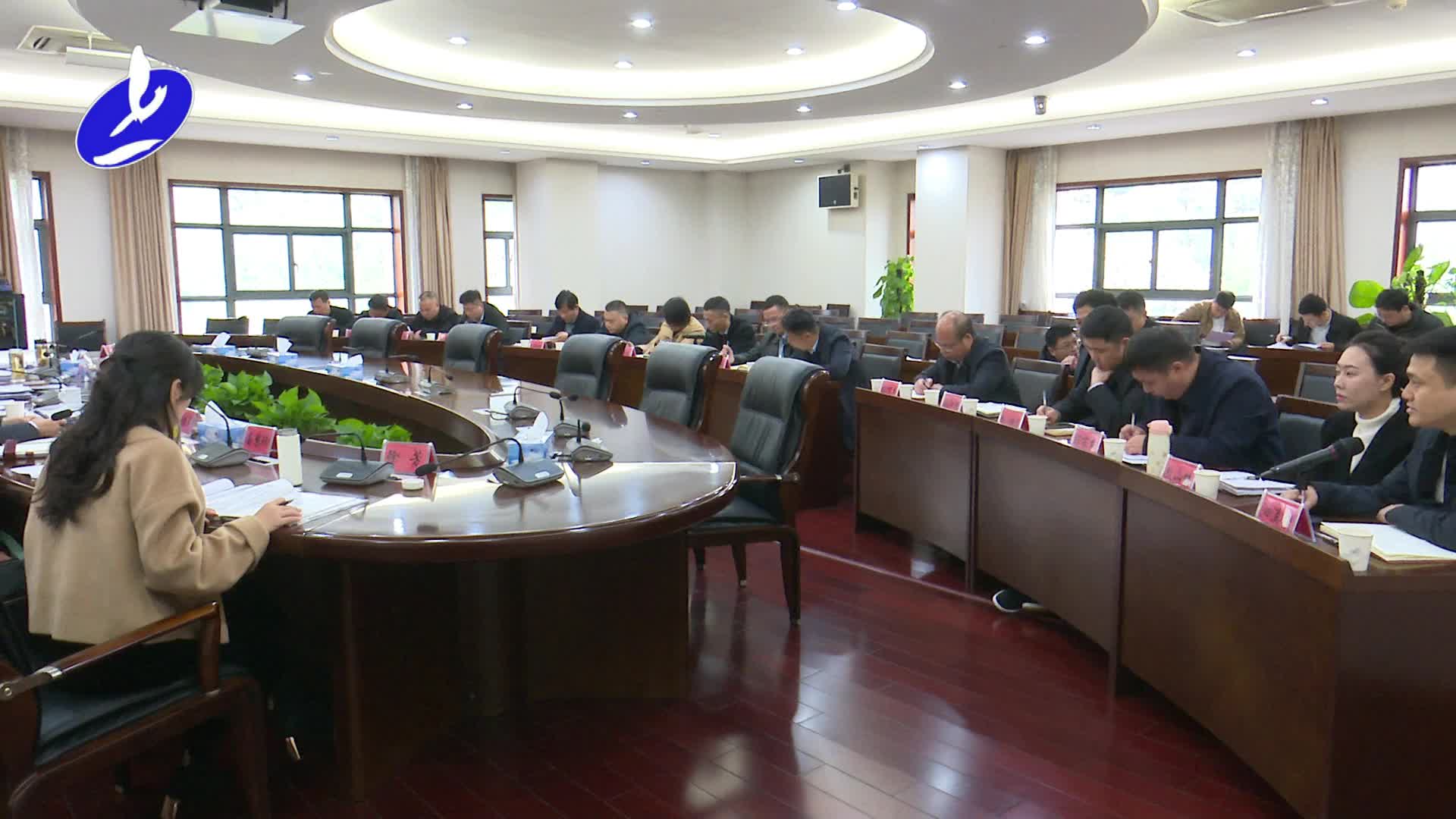 我县召开乡镇（街道）党（工）委书记座谈会