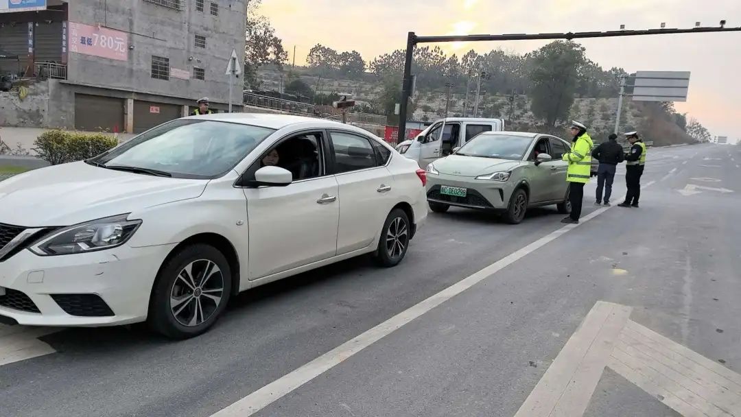 上高交警：整治各类交通违法行为专报