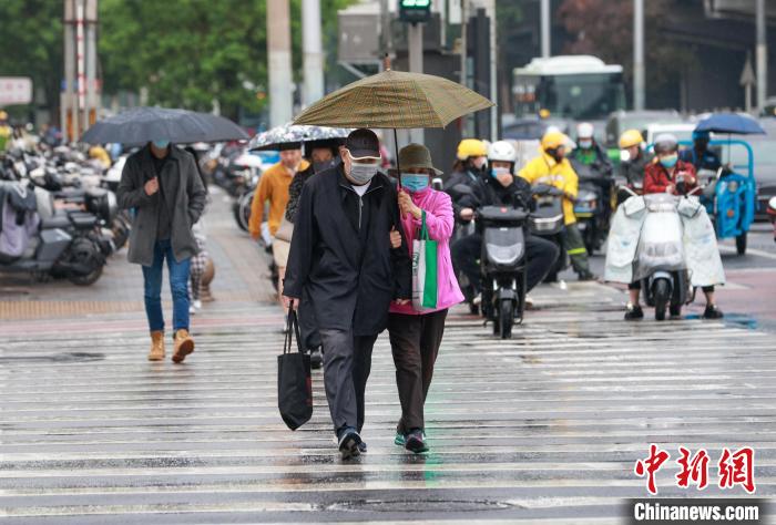 25日北京预计有中雨 26日迎大风天气-中新网
