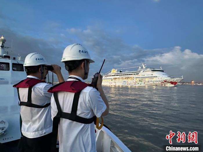 广州海事部门保障广州南沙国际邮轮母港顺利开港开航-中新网