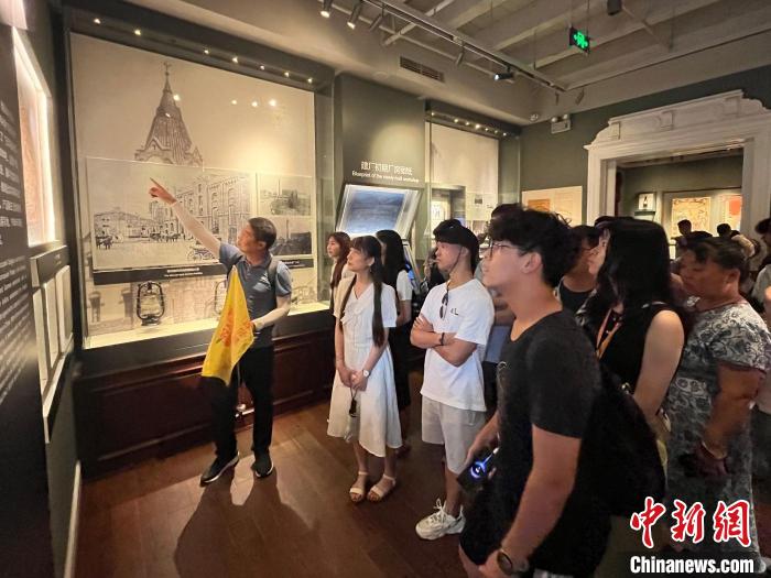 台青参访山东青岛体验啤酒文化 感受大陆人文风情-中新网