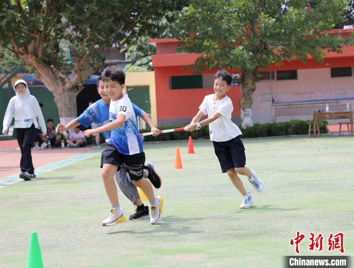 山东各地上线“官方带娃”服务 破题暑期“看护难”-中新网