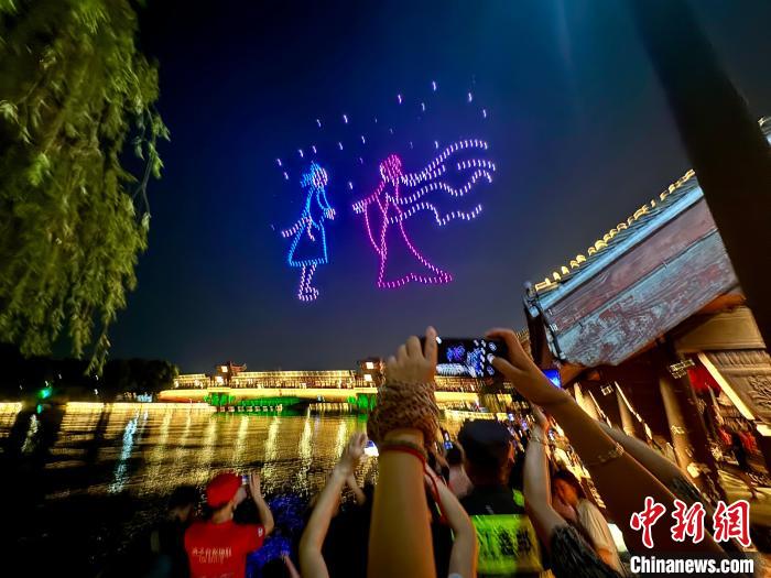 七夕催热浪漫“夜经济”   仪式感玩出新花样-中新网