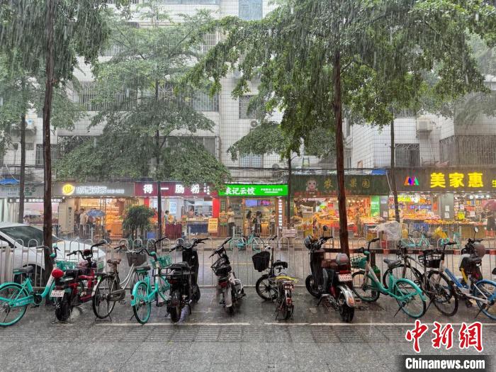 广东187个镇街遭遇强降雨-中新网