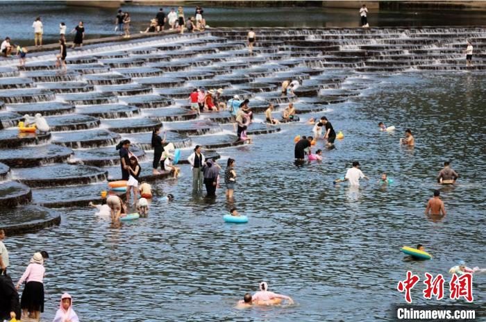 浙江单日44地最高温突破40℃-中新网
