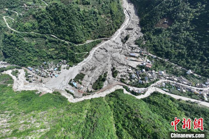 专家：四川康定山洪泥石流因持续降雨叠加冰雪融化引发-中新网