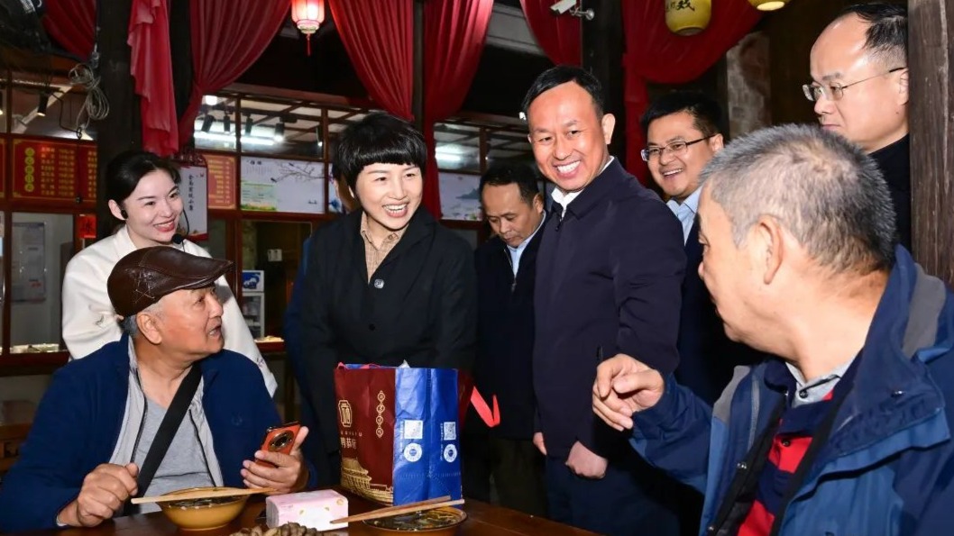 卢小青在宜春调研：丰富高品质文化供给 办好人民满意的教育