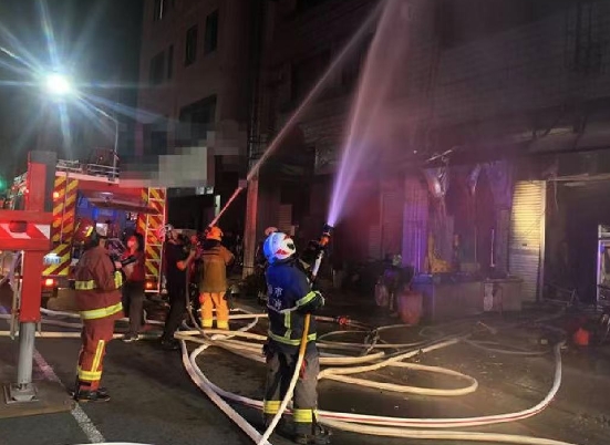 台湾高雄一民宅起火 致3人死亡-中新网
