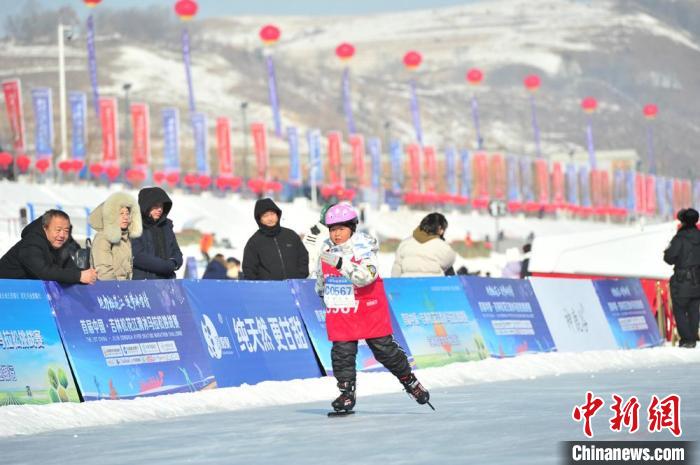 吉林发力校园冰雪运动普及 将建千所冰雪运动特色学校-中新网