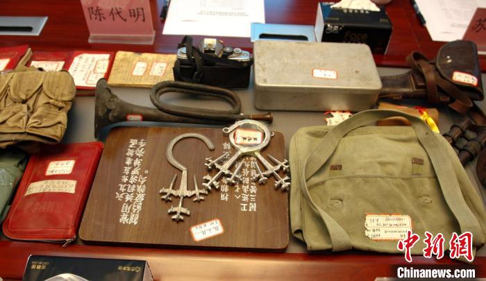 云南革命军事馆获赠900余件藏品-中新网