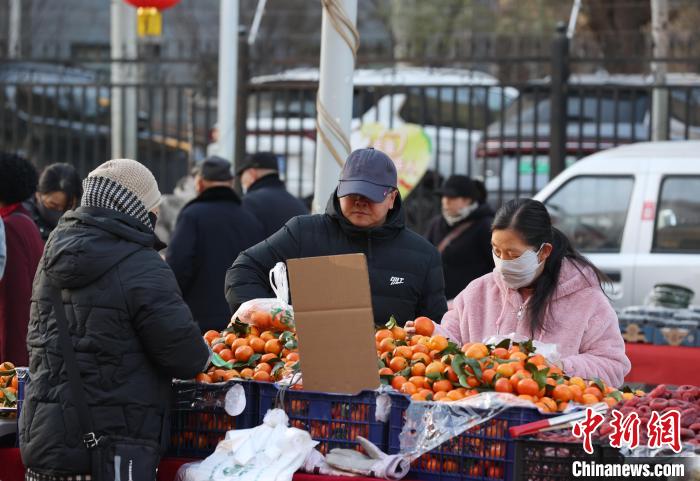 宁夏银川：冬日早市消费“热力十足”-中新网