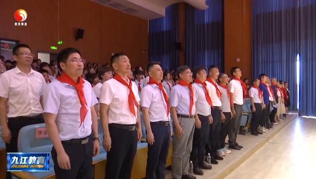 经开区：区领导与少年儿童共度“六一”