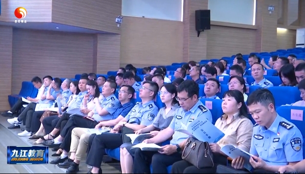 我市召开中小学游泳教育普及工作暨“水花行动”现场推进会