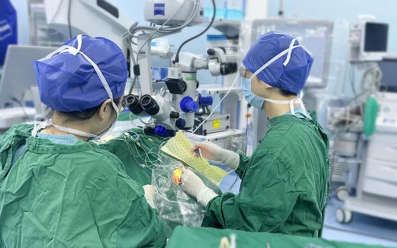 九江学院附属医院为一名HIV阳性患者完成复杂眼科手术