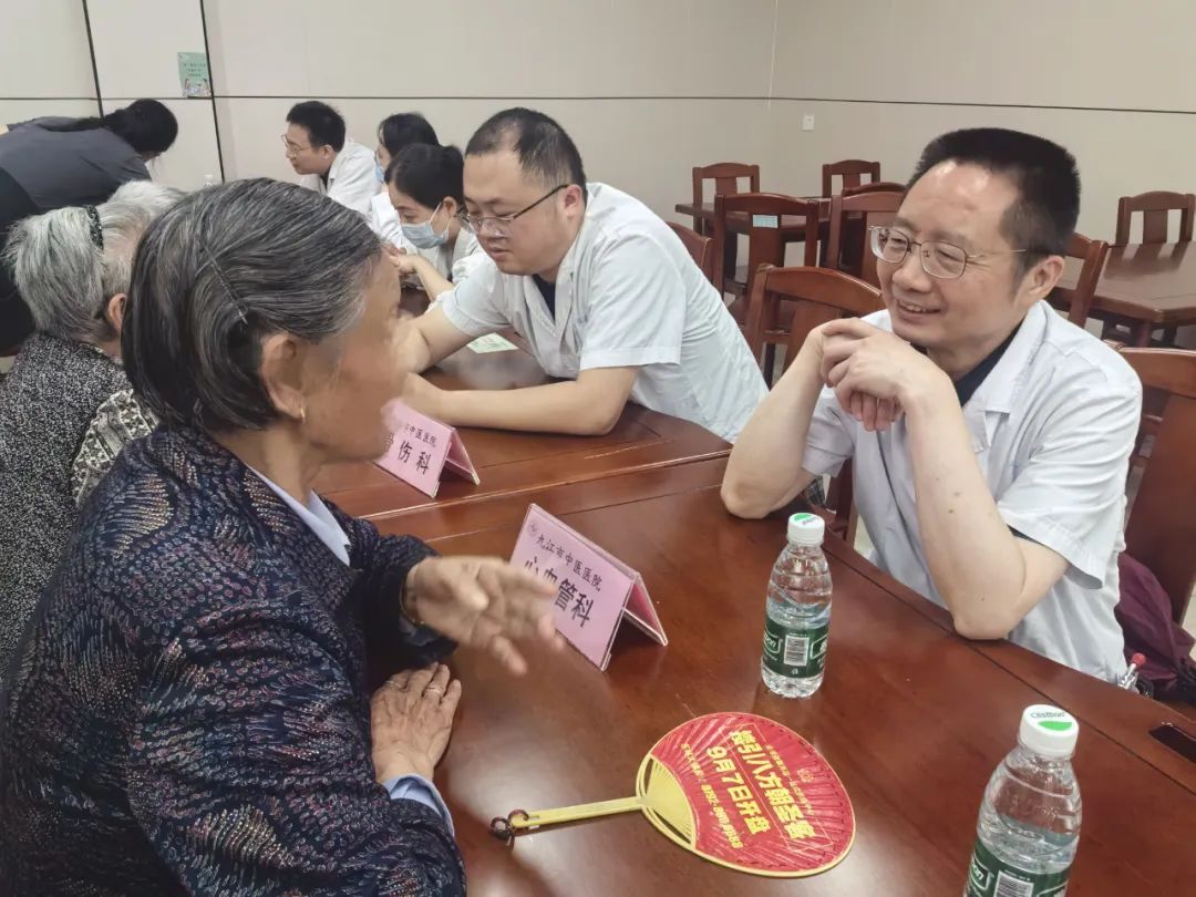 九江市中医医院走进浔阳社区社会福利院开展全国老年健康宣传周活动