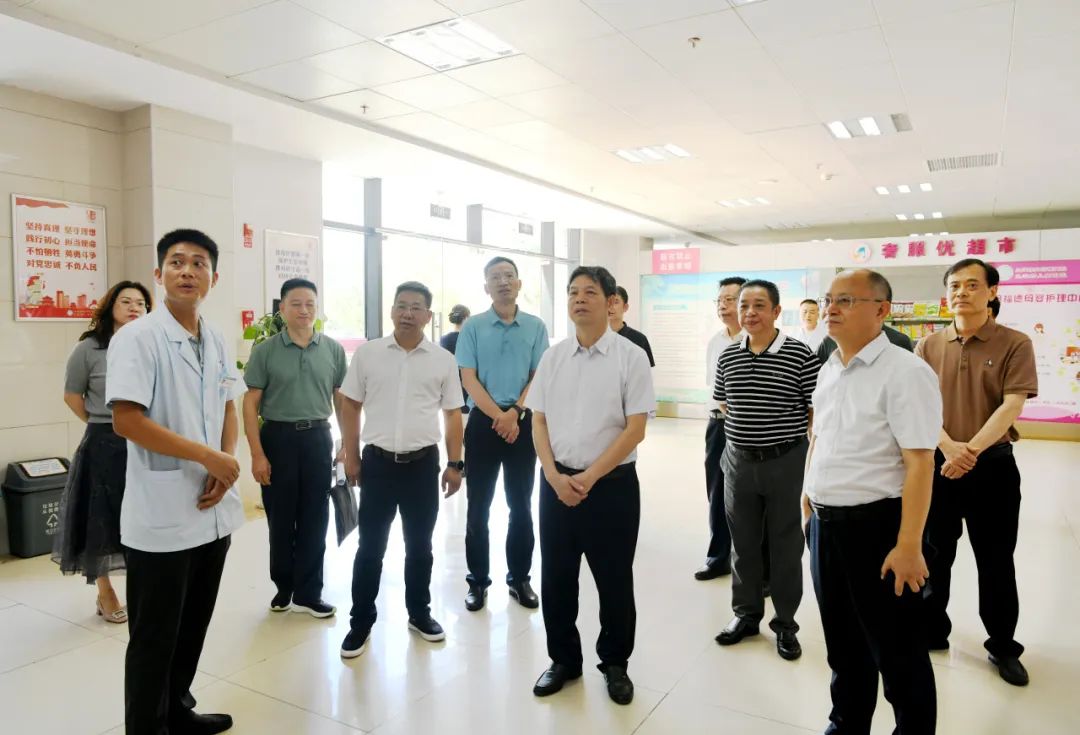 广西壮族自治区政协副主席巫家世一行到九江市妇幼保健院考察指导