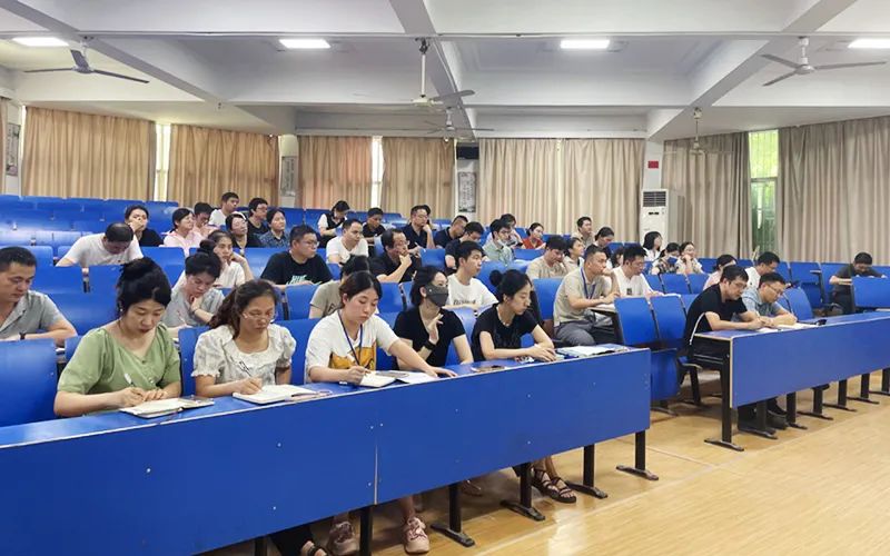 九江学院附属医院召开新学期班主任工作例会
